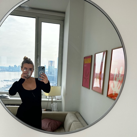 Meet your Posher, Vivienne - Picture 1 of 1